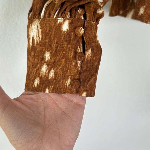 Cara Santana x Apt. 9 brown white abstract mock neck puff sleeve blouse medium - Picture 5 of 11